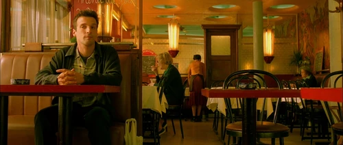 Still frame 300 from Amelie (2001) directed by Jean-Pierre Jeunet