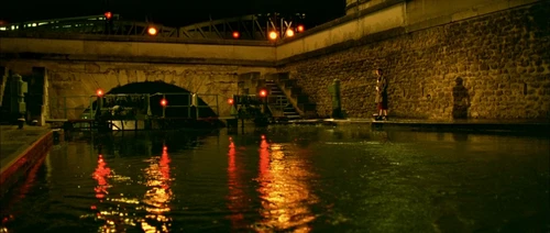 Still frame 304 from Amelie (2001) directed by Jean-Pierre Jeunet