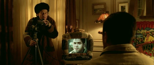 Still frame 305 from Amelie (2001) directed by Jean-Pierre Jeunet