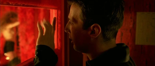 Still frame 309 from Amelie (2001) directed by Jean-Pierre Jeunet