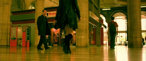 Still frame 311 from Amelie (2001) directed by Jean-Pierre Jeunet