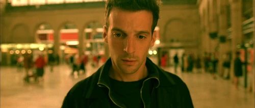 Still frame 312 from Amelie (2001) directed by Jean-Pierre Jeunet