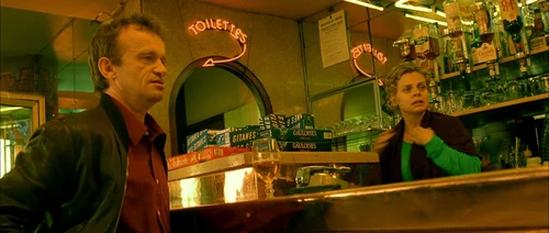 Still frame 321 from Amelie (2001) directed by Jean-Pierre Jeunet