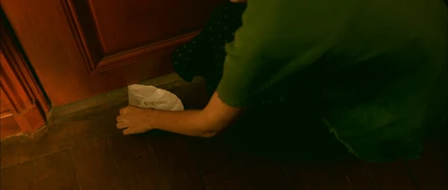 Still frame 334 from Amelie (2001) directed by Jean-Pierre Jeunet