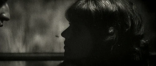 Still frame 35 from Amelie (2001) directed by Jean-Pierre Jeunet