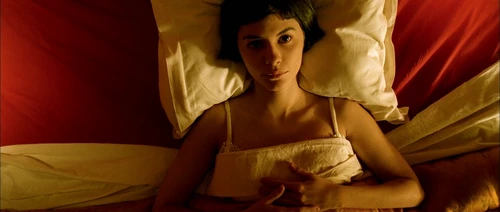 Still frame 49 from Amelie (2001) directed by Jean-Pierre Jeunet