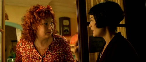 Still frame 50 from Amelie (2001) directed by Jean-Pierre Jeunet