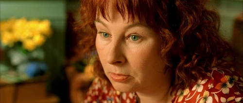 Still frame 52 from Amelie (2001) directed by Jean-Pierre Jeunet