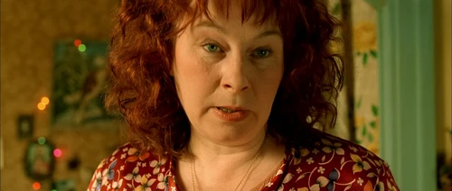 Still frame 56 from Amelie (2001) directed by Jean-Pierre Jeunet
