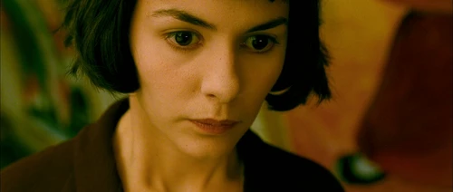 Still frame 69 from Amelie (2001) directed by Jean-Pierre Jeunet