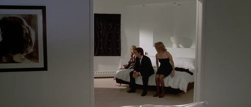 Still frame 103 from American Psycho (2000) directed by Mary Harron