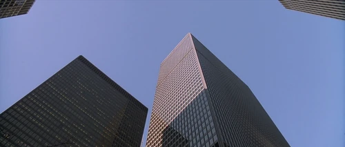 Still frame 122 from American Psycho (2000) directed by Mary Harron