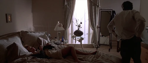 Still frame 129 from American Psycho (2000) directed by Mary Harron