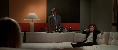 Still frame 166 from American Psycho (2000) directed by Mary Harron