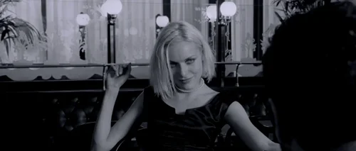 Still frame 27 from Angel-A (2005) directed by Luc Besson