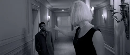 Still frame 39 from Angel-A (2005) directed by Luc Besson