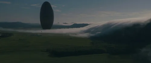Still frame 13 from Arrival (2016) directed by Denis Villeneuve