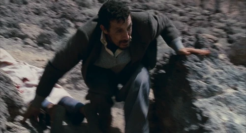 Still frame 210 from Babel (2006) directed by Alejandro G. Iñárritu