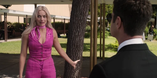 Still frame 107 from Barbie (2023) directed by Greta Gerwig