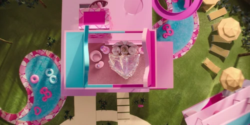 Still frame 7 from Barbie (2023) directed by Greta Gerwig
