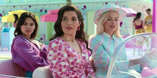 Still frame 141 from Barbie (2023) directed by Greta Gerwig