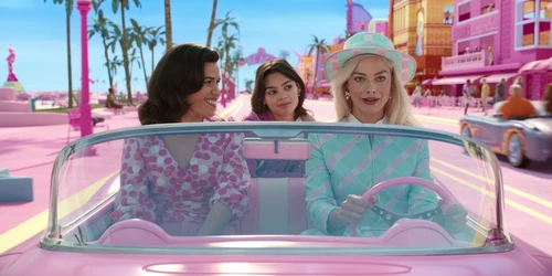 Still frame 142 from Barbie (2023) directed by Greta Gerwig