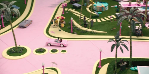Still frame 143 from Barbie (2023) directed by Greta Gerwig