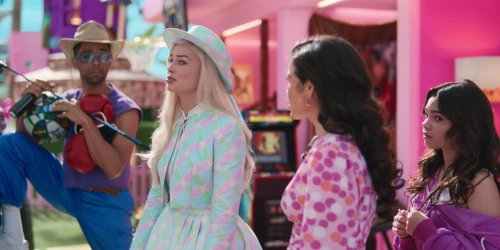 Still frame 153 from Barbie (2023) directed by Greta Gerwig
