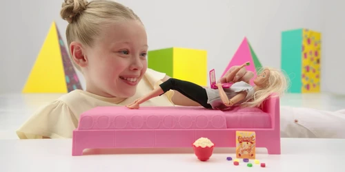Still frame 169 from Barbie (2023) directed by Greta Gerwig