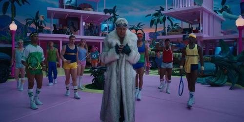 Still frame 204 from Barbie (2023) directed by Greta Gerwig