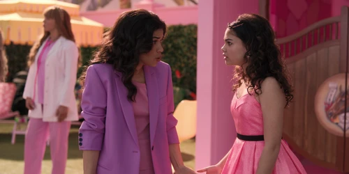 Still frame 233 from Barbie (2023) directed by Greta Gerwig