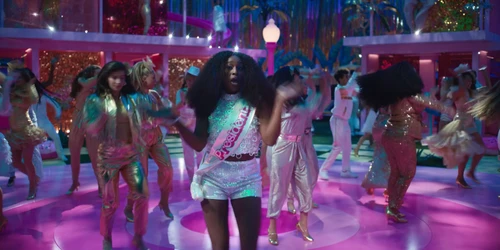 Still frame 26 from Barbie (2023) directed by Greta Gerwig