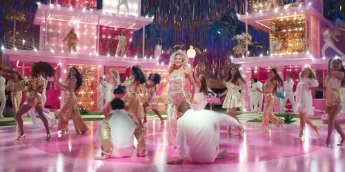 Still frame 27 from Barbie (2023) directed by Greta Gerwig