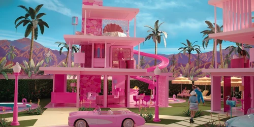 Still frame 39 from Barbie (2023) directed by Greta Gerwig