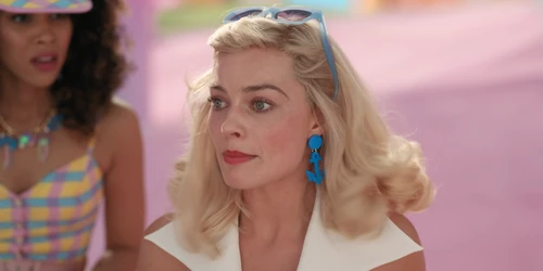 Still frame 42 from Barbie (2023) directed by Greta Gerwig
