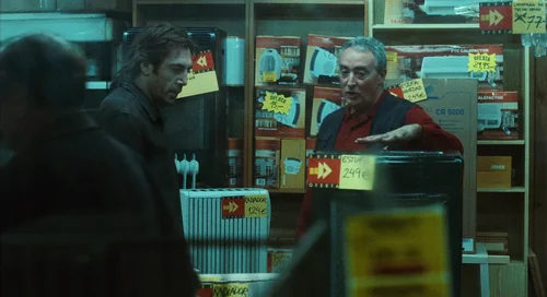 Still frame 120 from Biutiful (2010) directed by Alejandro G. Iñárritu