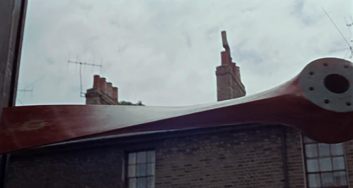 Still frame 92 from Blow-Up (1966) directed by Michelangelo Antonioni