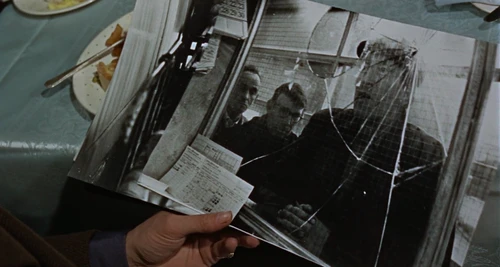 Still frame 99 from Blow-Up (1966) directed by Michelangelo Antonioni