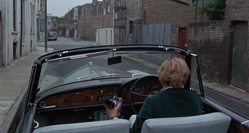 Still frame 106 from Blow-Up (1966) directed by Michelangelo Antonioni