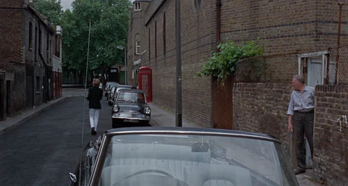 Still frame 108 from Blow-Up (1966) directed by Michelangelo Antonioni