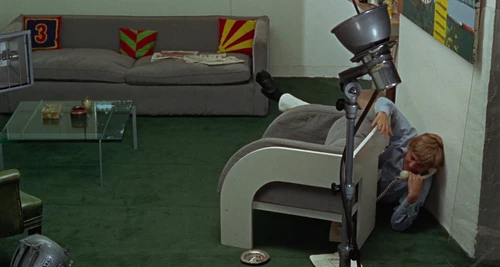 Still frame 118 from Blow-Up (1966) directed by Michelangelo Antonioni