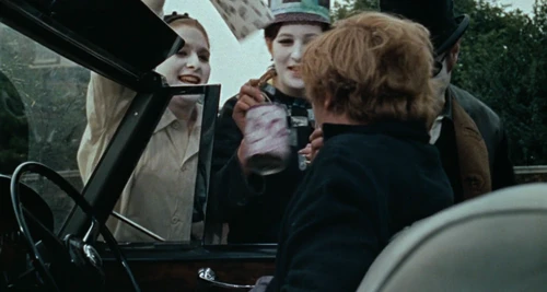 Still frame 7 from Blow-Up (1966) directed by Michelangelo Antonioni