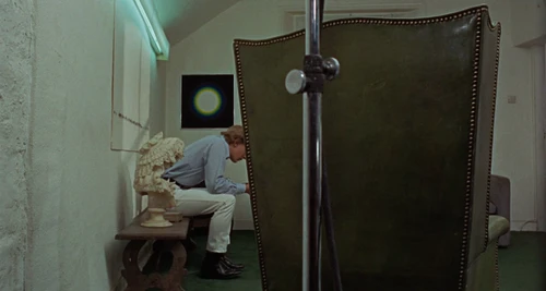 Still frame 124 from Blow-Up (1966) directed by Michelangelo Antonioni