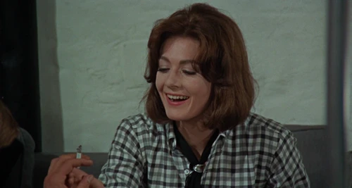 Still frame 127 from Blow-Up (1966) directed by Michelangelo Antonioni