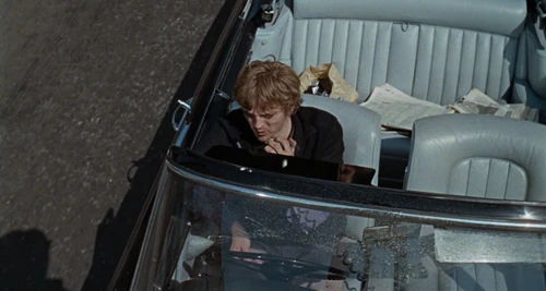 Still frame 8 from Blow-Up (1966) directed by Michelangelo Antonioni