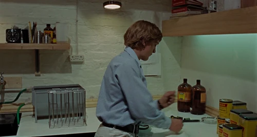 Still frame 132 from Blow-Up (1966) directed by Michelangelo Antonioni