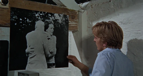 Still frame 151 from Blow-Up (1966) directed by Michelangelo Antonioni