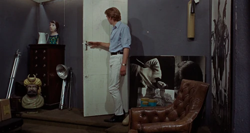 Still frame 169 from Blow-Up (1966) directed by Michelangelo Antonioni