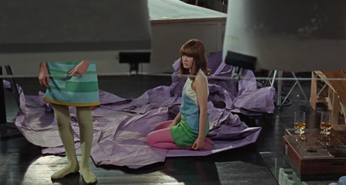 Still frame 184 from Blow-Up (1966) directed by Michelangelo Antonioni