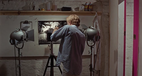 Still frame 192 from Blow-Up (1966) directed by Michelangelo Antonioni